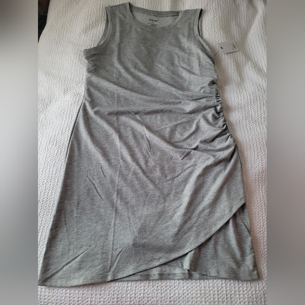 Sleeveless dress